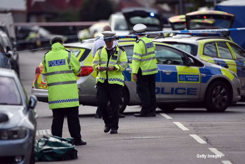 Alertă la hotelul Hilton din Manchester. O femeie s-a prăbușit pe hol cu gâtul tăiat