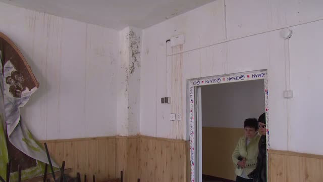 Situatie absurda intr-o scoala pentru copii cu deficiente din Costesti. Cum arata cladirea in care ar fi trebuit sa invete