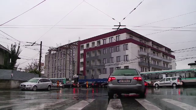 Situatia limita in care se afla 60 de familii pacalite de un dezvoltator imobiliar. In ce conditii stau in centrul Clujului