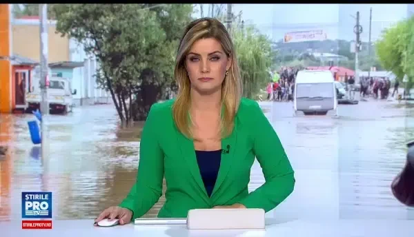 Rezervele de stat, trimise in Galati pentru persoanele afectate de inundatii. Drumurile sunt in continuare acoperite de ape