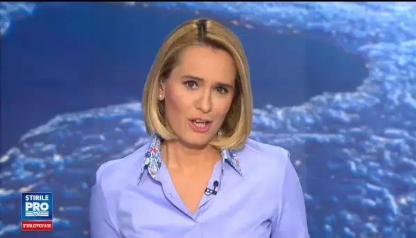 Pomerianul alergic si-a castigat peste noapte mii de fani de internet. Cum l-a filmat stapanul lui