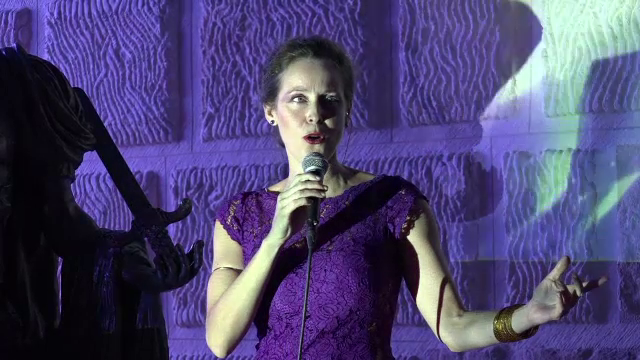 Recital special sustinut de Valerie Ciolos, la Alba Iulia. "Femeile au nevoie de sustinere ca sa se afirme in societate"