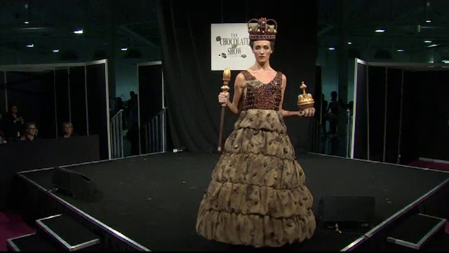 Parada creatiilor vestimentare dulci, atractie la Salonul international al ciocolatei. Cine a fost regina prezentarii