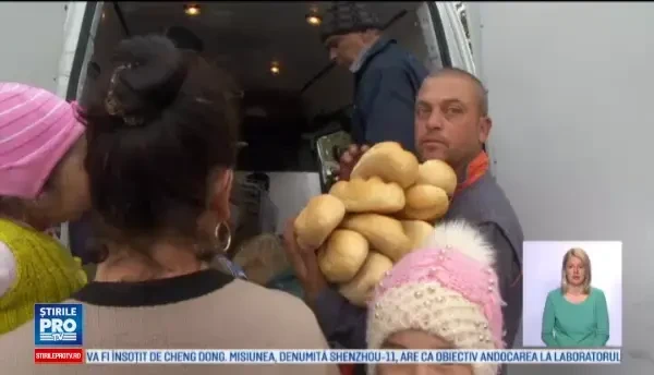 Galatenii inundati au primit ajutoare de la oameni impresionati de situatia lor. 35 de case nu mai pot fi locuite