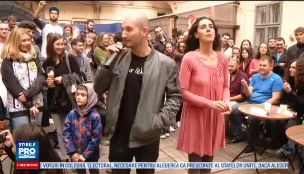 Concurs de mancat ardei iuti, la Timisoara. 35 de temerari s-au chinuit sa reziste celor mai puternici chili din lume