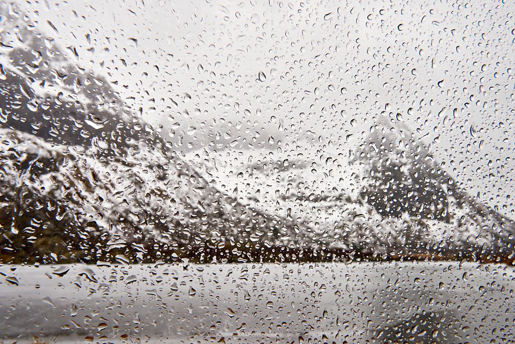 Vreme rece, cu ploi si ninsori in unele zone ale tarii. Prognoza meteo pentru urmatoarele trei zile