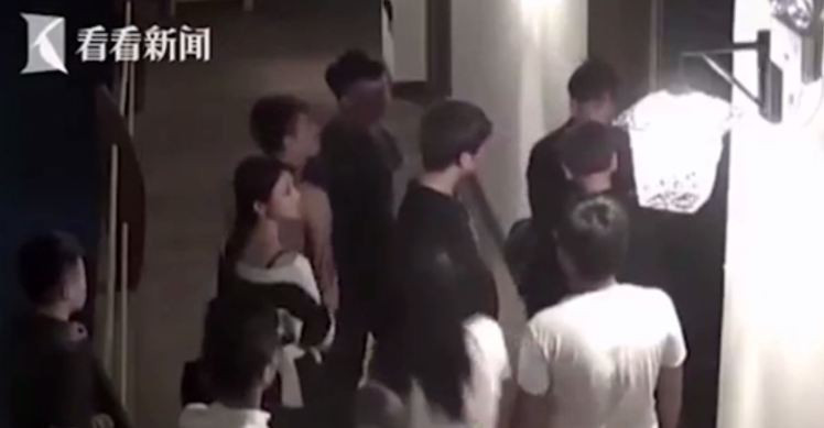 Motivul pentru care un cuplu din China a fost dat afara din hotel. Ce faceau cei doi cand au fost scosi din camera. VIDEO