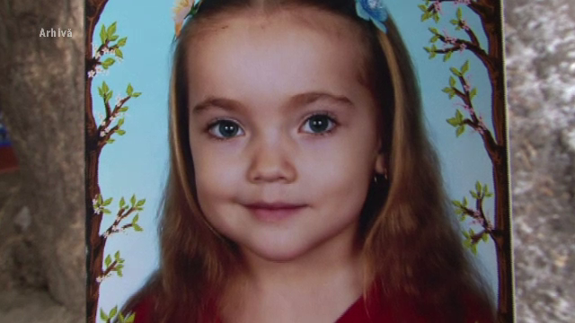 Trei medici din Bacau, trimisi in judecata pentru moartea unei fetite rapusa de rabie, in 2011. Ce despagubiri cere mama