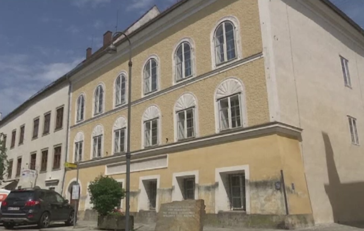 Casa din Austria, unde Adolf Hitler s-a nascut, va fi daramata. Ce se va construi in locul ei