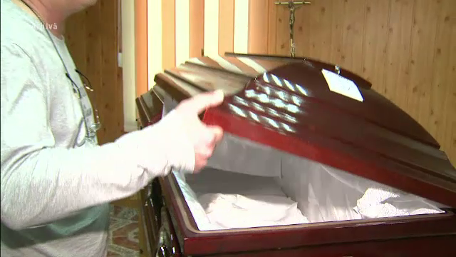 Un barbat si-a ucis in bataie sotia si a inceput sa se pregateasca pentru inmormantare. Cum a incercat sa-si ascunda urmele