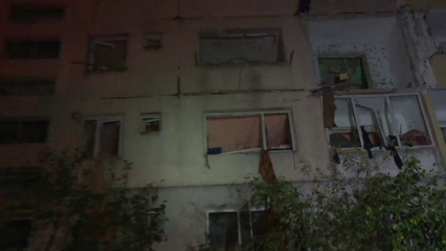 Explozia din Bistrita a afectat grav structura blocului. Vecinii dau vina pe un tanar care ameninta des ca da foc la casa