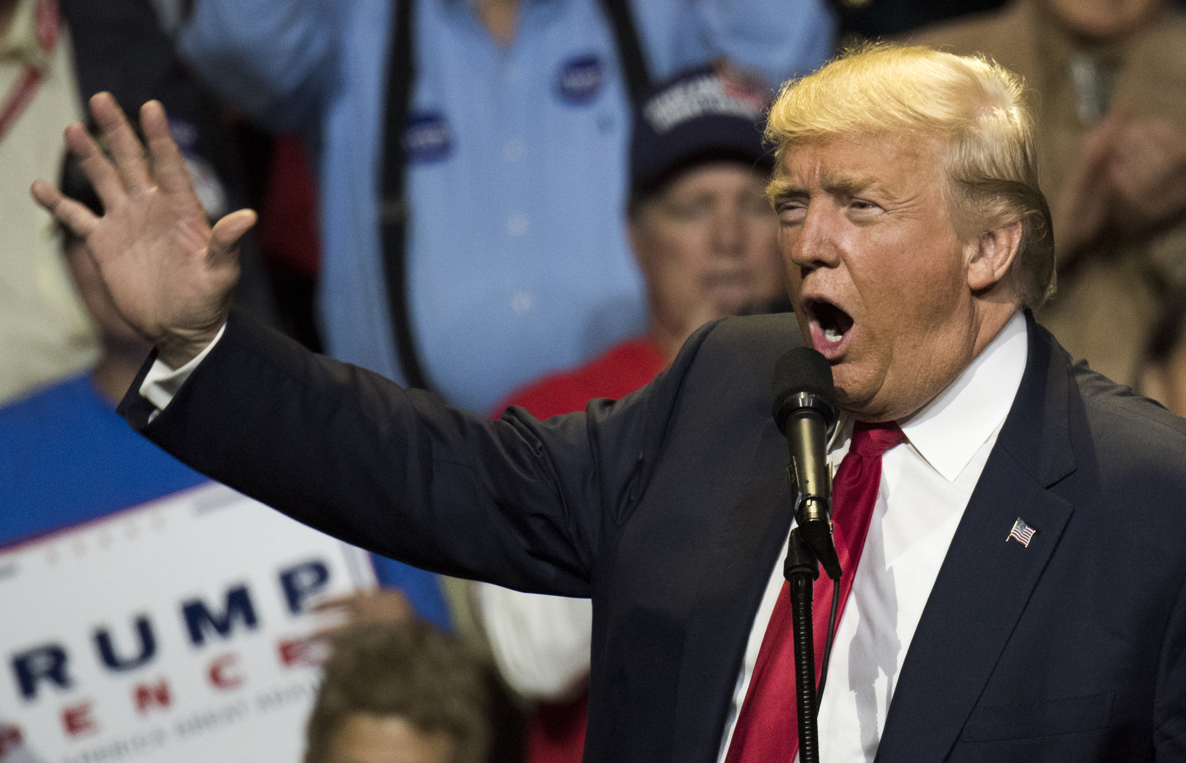 "Nu am vazut in toata istoria politicii un astfel de candidat". Mesajul lui Obama pentru Trump inainte de ultima dezbatere