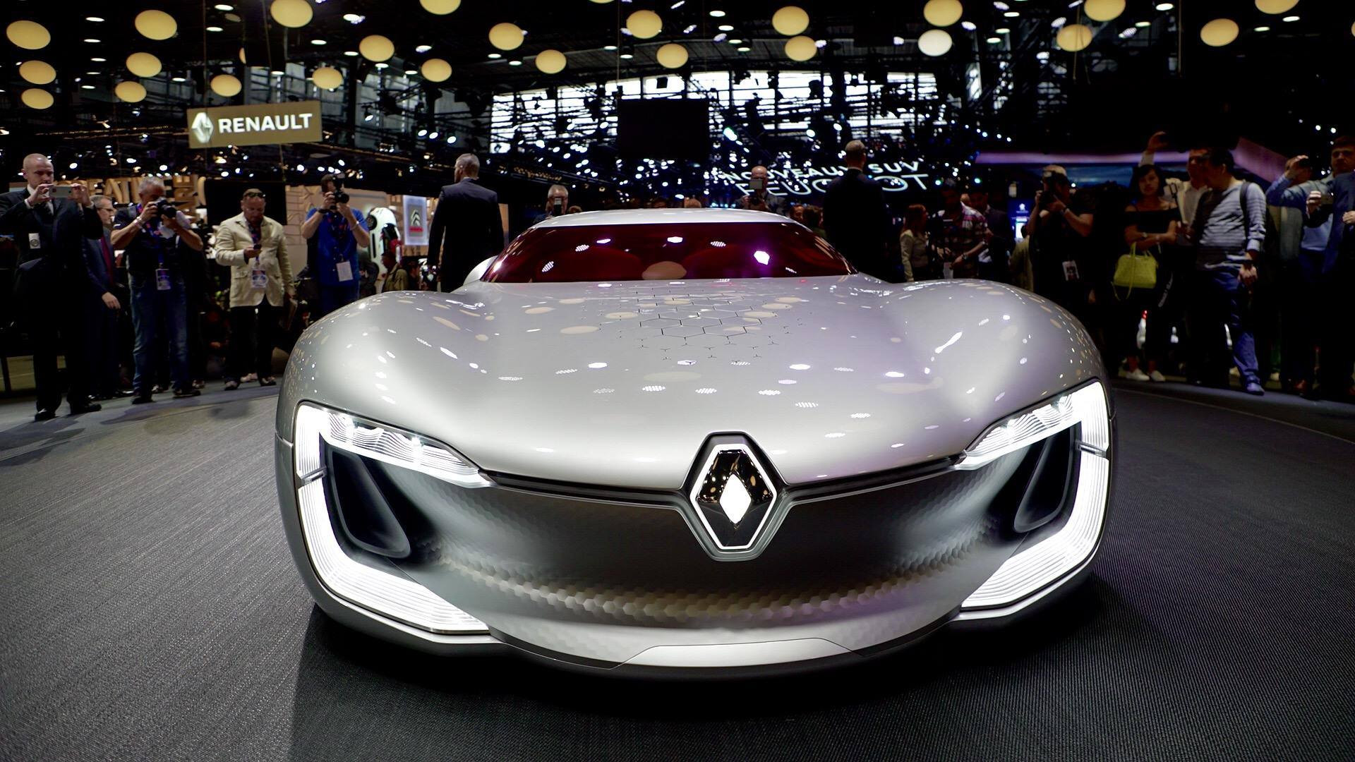 MULTIMEDIA: Renault a prezentat noul Megane Sedan, Clio R.S 16 si electrica ZOE cu autonomie dublata