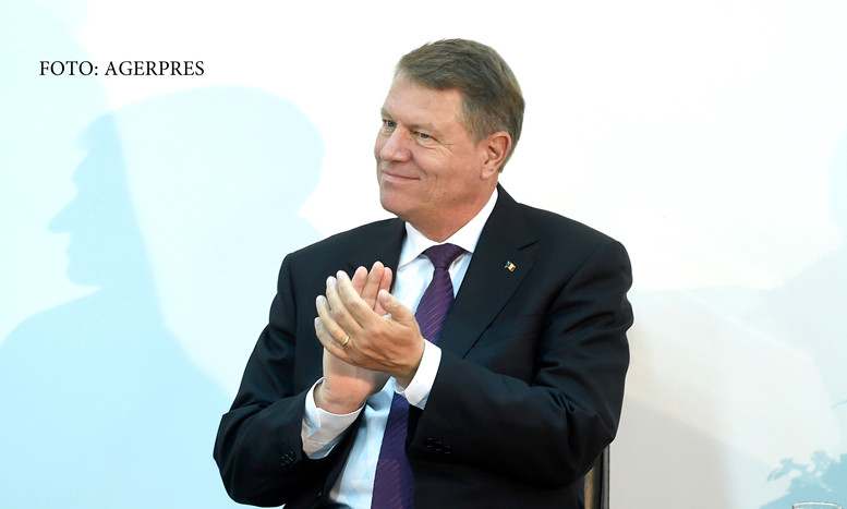 Klaus Iohannis nu exclude o noua desemnare pentru actualul premier: "Nu ma intereseaza o persoana cu carnet. Ciolos e bun"