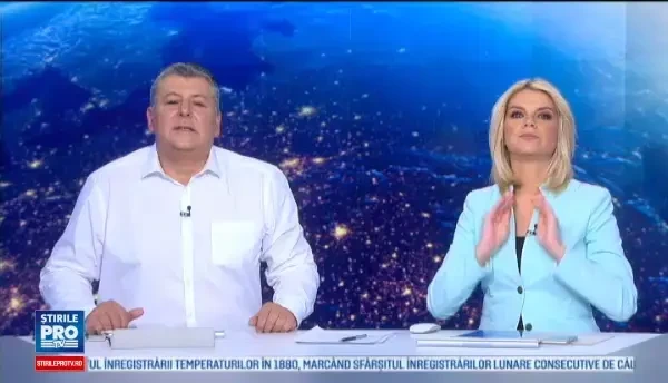 O pisica isi face dus in chiuveta. Milioane de oameni s-au amuzat urmarind aceste imagini