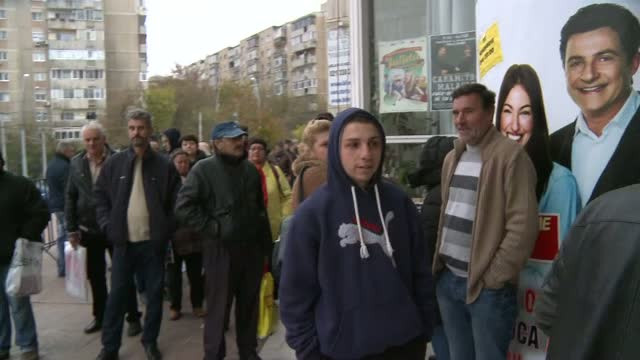 Vor program scurt si salariu bun, dar nu stiu sa completeze cererea de angajare. Pretentiile tinerilor la targurile de joburi