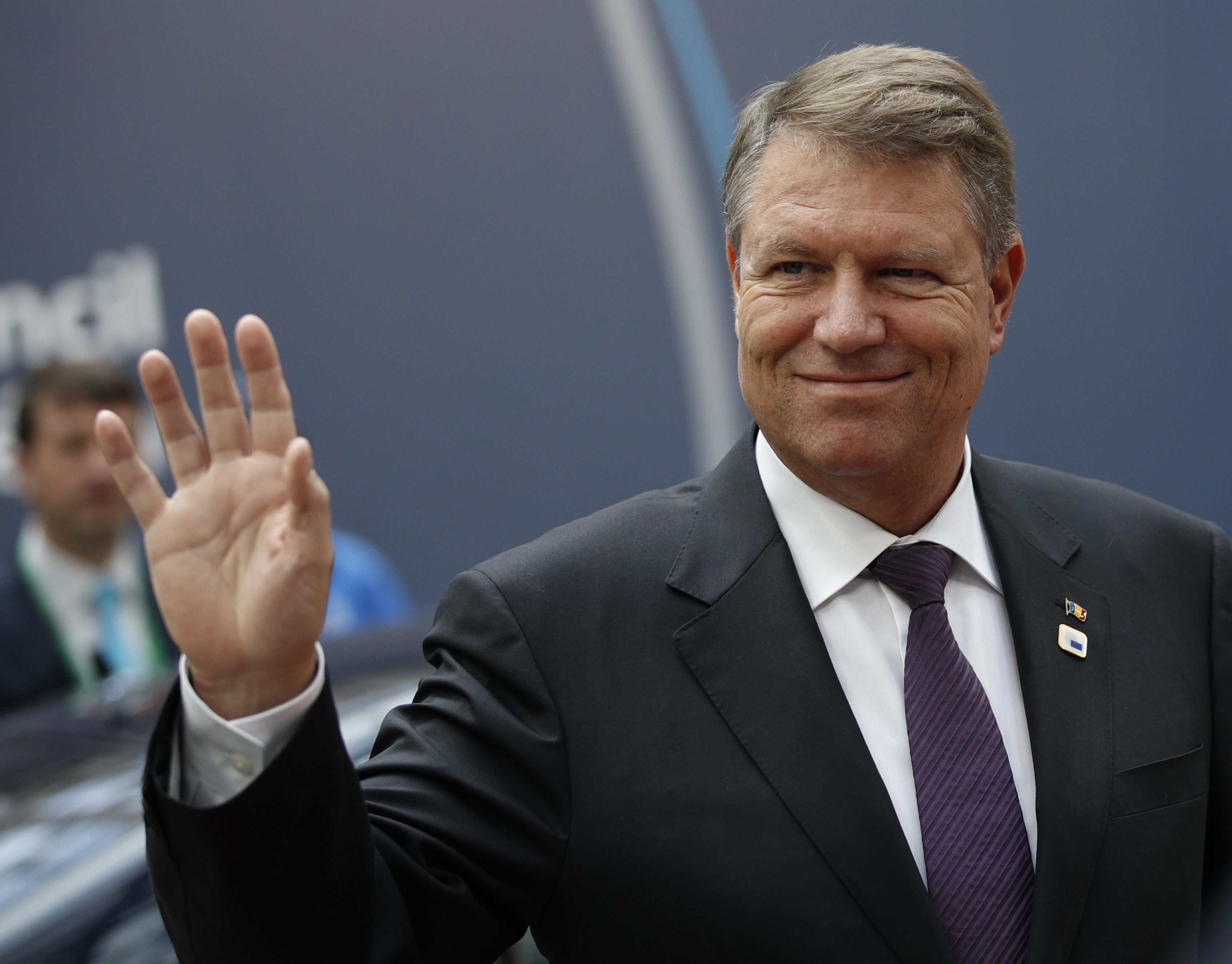 Iohannis, intrebat daca va tine cont de recomandarile facute de Parlament in hotararea privind referendumul: "Alta intrebare"
