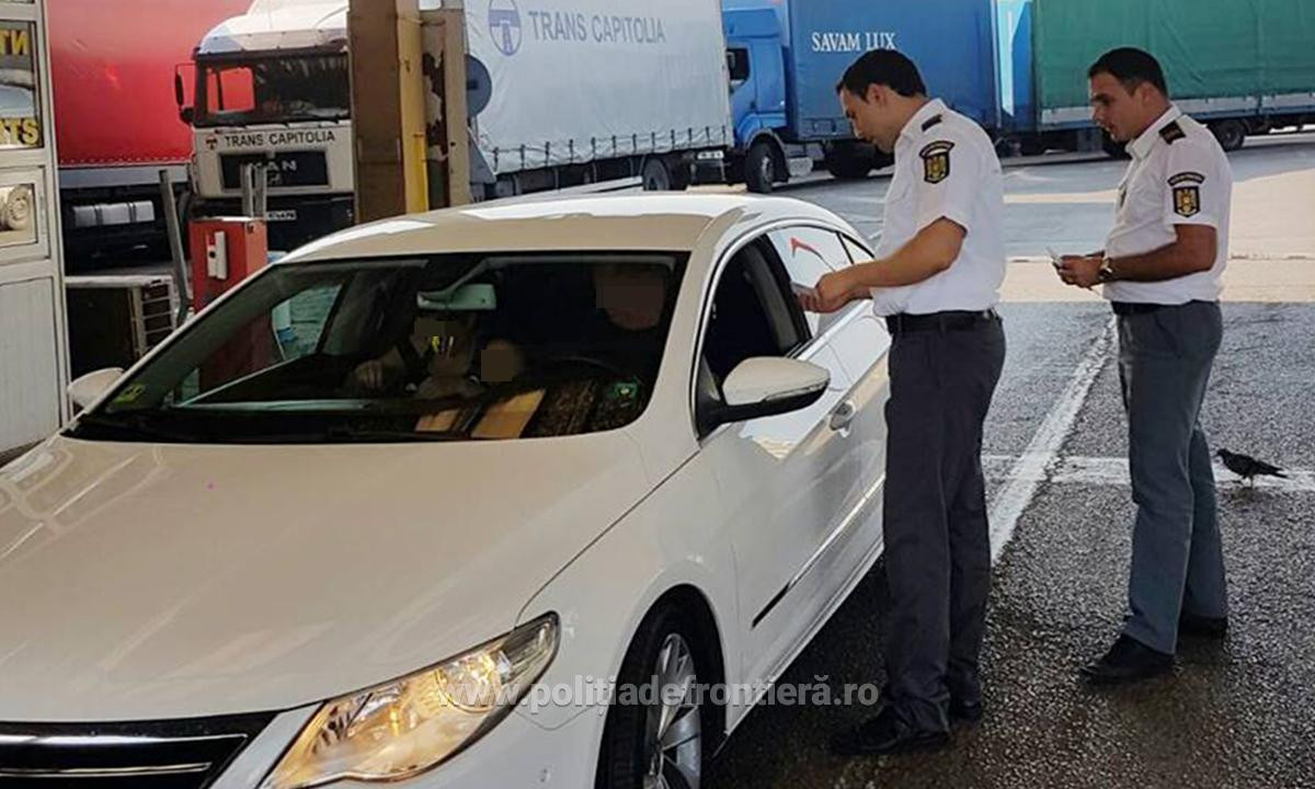 Politia de frontiera a gasit un copil de 3 ani, ascuns intr-o patura pentru a fi scos ilegal din tara. Explicatia parintilor