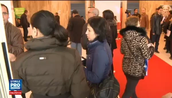 Program scurt si salariu bun. Ce au sperat sa gaseasca tinerii care au mers la targurile de joburi din Capitala si tara