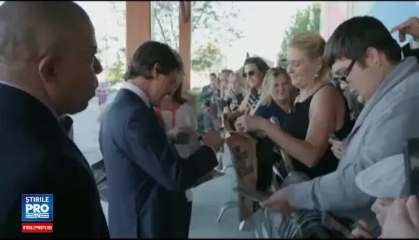 Mesajul lui Tom Cruise pentru fanii prezenti la o proiectie in scopuri caritabile a filmului Jack Reacher