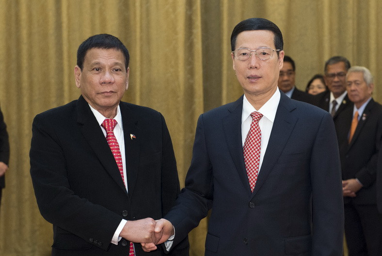 Presedintele filipinez si-a anuntat "separarea" de SUA. "Suntem 3 contra restului lumii, China, Filipinele si Rusia"