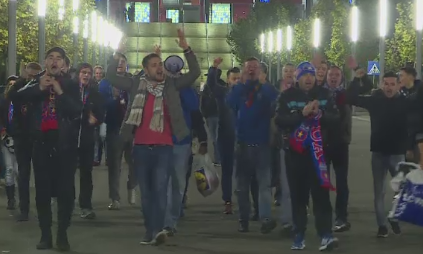 Desi dezamagiti, suporterii Stelei au fost alaturi de echipa, dupa 1-1 cu FC Zurich. "Pe Reghe sa-l schimbe!"