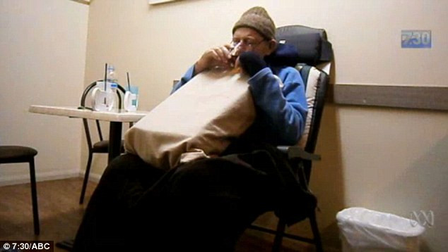 Un barbat bolnav de cancer in faza terminala a ales sa se sinucida. Moartea sa a fost filmata. VIDEO