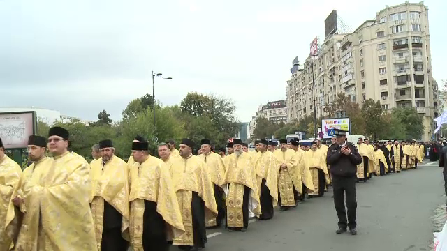 Pelerinaj la Dealul Mitropoliei din Capitala pentru moastele Sfintilor Dumitru, Stefan si Imparatilor Constantin si Elena