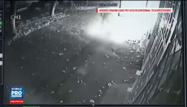 Cei doi galateni incendiati cu benzina raman in stare foarte grava, spun medicii. Politia nu are nici macar un suspect