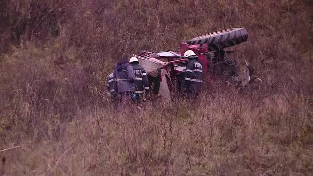 Moarte neobisnuita a unui barbat din judetul Cluj. Si-a pierdut viata dupa ce a fost strivit de tractorul pe care il conducea