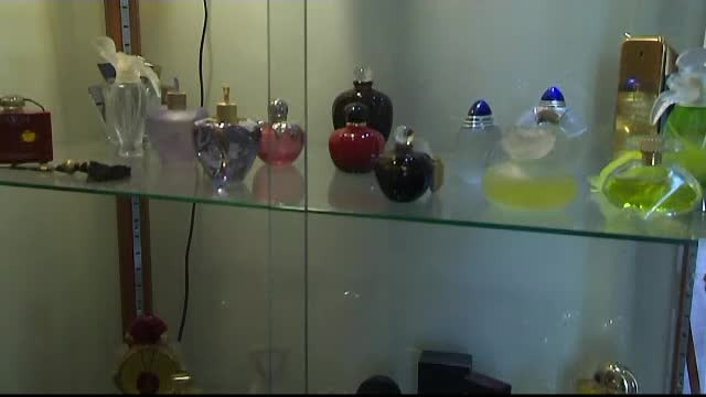 Secretele parfumierilor din Grasse, orasul considerat o capitala mondiala a parfumului. Un curs costa peste 10.000 de euro