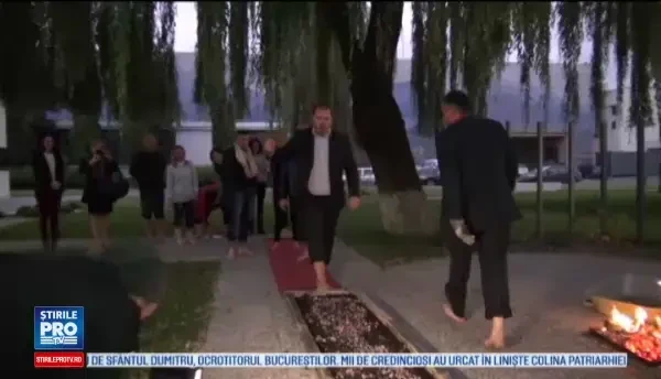 Au calcat pe un pat de jar incins si s-au tarat prin noroi. De ce au facut asta mai multe persoane din Brasov