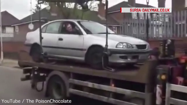 Cum a incercat un sofer sa isi elibereze masina de pe o platforma de tractare. Planul sau i-a provocat probleme si mai mari