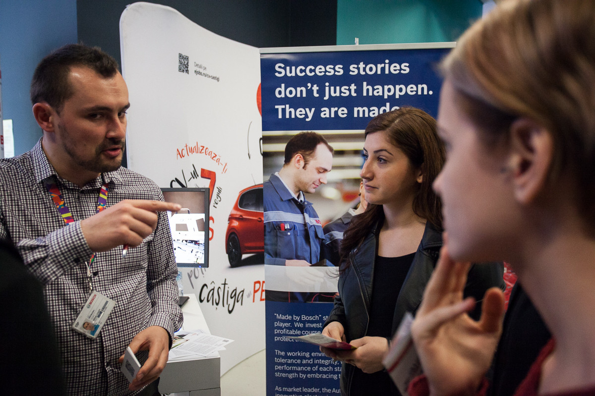 Competitii de traducere si de programare, peste 4.000 de oportunitati de cariera si premii, la Targul de Cariere din Cluj