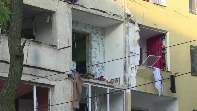 Tanarul care ar fi provocat explozia de la un bloc din Bistrita a murit. Expertii iau in calcul demolarea a doua etaje
