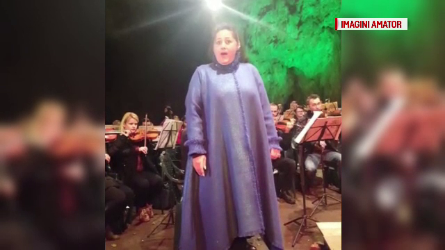 Atmosfera de vis in pestera Romanesti din Timis. 3000 de oameni au asistat la un concert al Filarmonicii Banatul