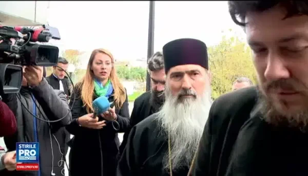 IPS Teodosie ramane sub control judiciar. Avocata: Sunt interceptari care arata ca a refuzat plicul cu cei 500 de euro