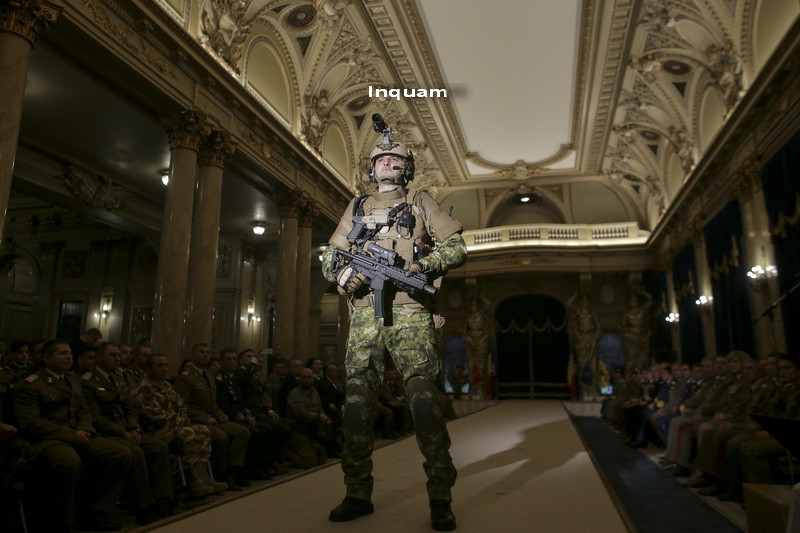 Noua tinuta combat a Armatei Romaniei, prezentata oficial. Defilarea a fost transmisa LIVE pe Facebook de MapN
