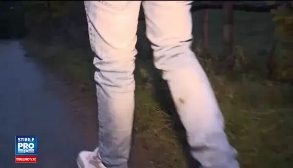 A mers sa isi viziteze parintii, dupa care s-a sinucis. Nimeni nu stie de ce a comis acest gest