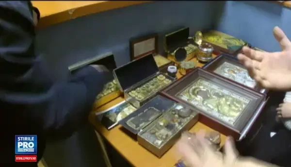 Barbat prins in centrul Capitalei cu un rucsac plin de moaste. Asta ce e? Deget de la picior sau de la mana?