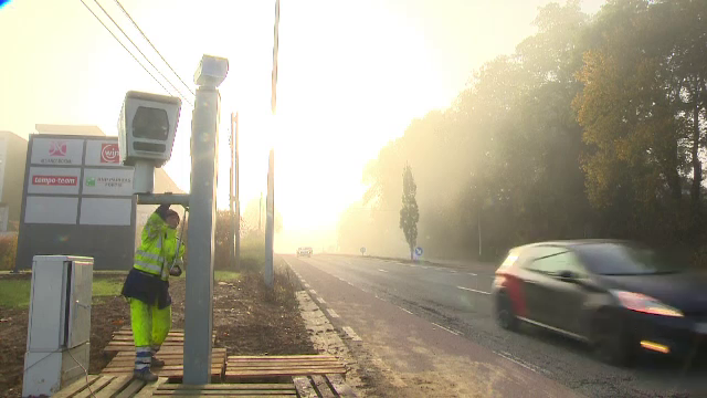 Radarele care ii pot depista pe vitezomani pe 6 benzi de circulatie, in acelasi timp, pe autostrada. Unde vor fi instalate