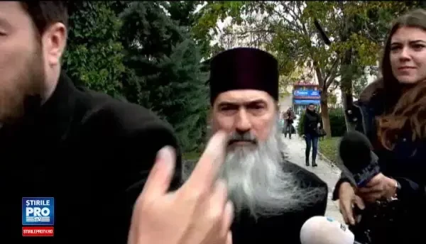 IPS Teodosie, luat la rost de un preot la sediul Politiei din Constanta. Esti platit de la stat cu 76 de milioane pe luna