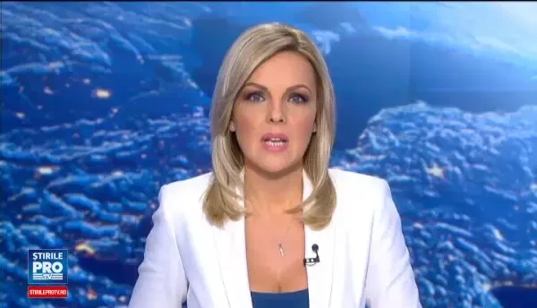 Celebra fata afgana de pe coperta National Geographic a fost arestata. Risca 7 ani de inchisoare