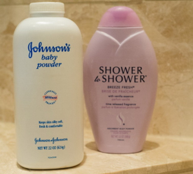 Johnson&Johnson, condamnata sa plateasca 70 de mil. de dolari unei femei care ar fi facut cancer de la pudra de talc