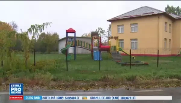 Asistent maternal din Dambovita, acuzat ca a abuzat sexual o fetia de patru ani. Copila a ajuns la psiholog