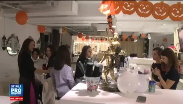 Cat costa o infatisare fioroasa pentru Halloween