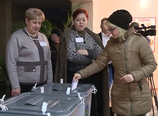 Alegeri prezidentiale in Republica Moldova. Rezultate preliminare: Igor Dodon rateaza la limita victoria din primul tur