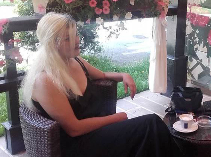 S-a dus sa plateasca impozitul cu o plasa de monede: "Cand m-a vazut, casiera s-a pus pe plans". De ce a facut asta