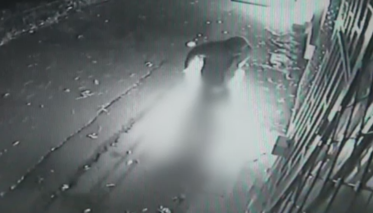 Unul dintre cei doi oameni ai strazii incendiati la Galati a murit la spitalul Floreasca. Starea celuilalt barbat