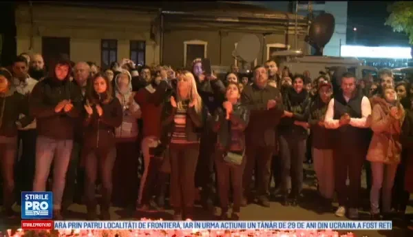 Gestul impresionant facut aseara, in fata clubului Colectiv, la ora 22:32, cand s-a declansat tragedia